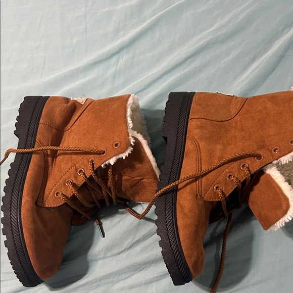 Warm Tan Women's Winter Boots size 40 inside which is size 9. Warm fur inside. - Picture 5 of 11